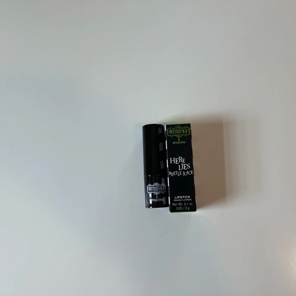 Makeup Rev Here Lies Beetlejuice My Whole Life One Dark Room Lydia Lipstick